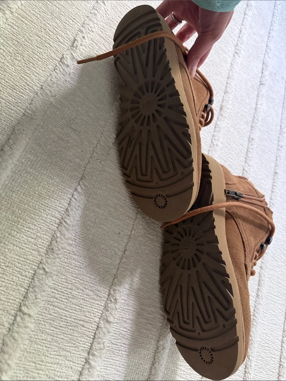 UGG Bethany Kids Chestnut Suede Lace-Up Ankle Boots Kids Size 3